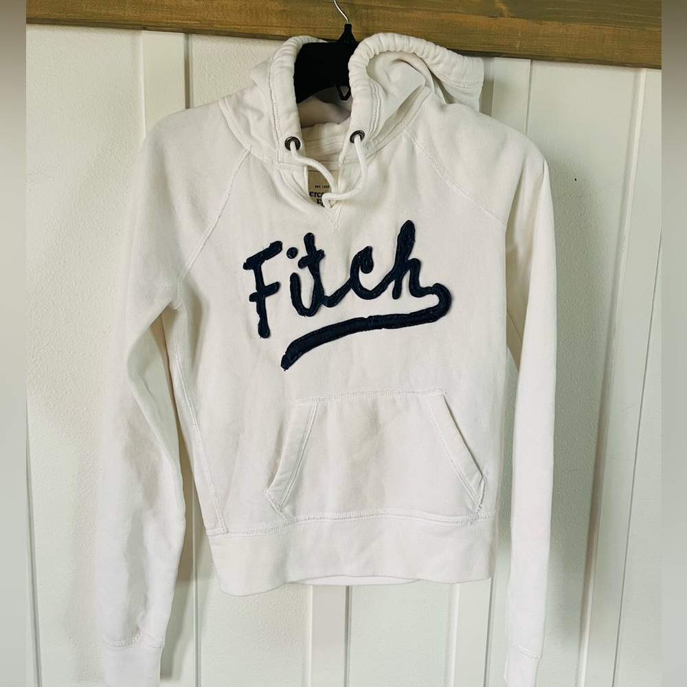 Y2k, 2000’s Abercrombie hoodie.